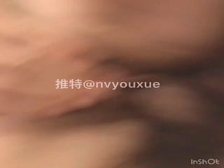 《震撼✅网红泄密》推特女神级网红小学老师【女友潇】不雅露脸私拍第二季~旅游露出商场各种性爱生活照与淫照对比反差好大(5)